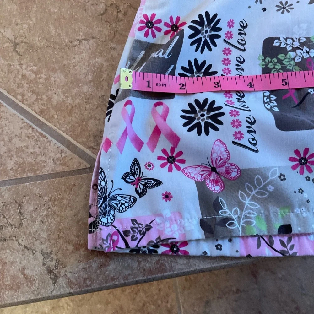 HQ Scrubs Breast Cancer Awareness Top, Cute and in great condition.  Fitted, Sm - Picture 13 of 13